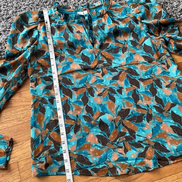 Joie V-Neck with Ruffle Puff Shoulder Long Sleeve Autumn Fall Pattern Blouse - Picture 4 of 13